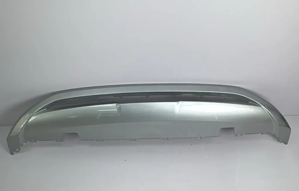 Difuzor mbrapakolpi argjend mat / Rear bumper diffuser matte silver