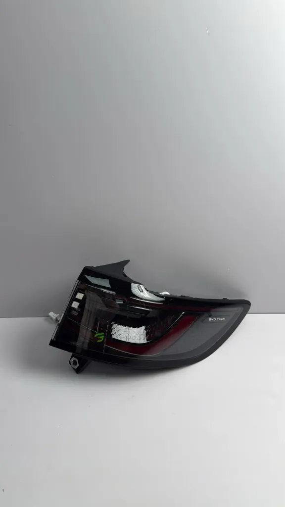 [UNEA-4133020] Stop djathtas (komplet) / Right rear light