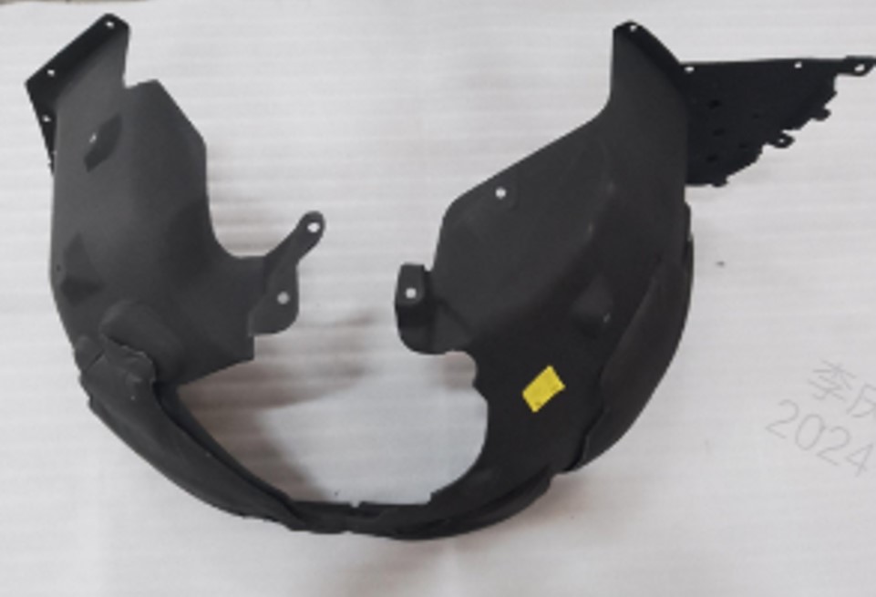 [UFEA-3102120] Mbulese e brendshme e harkut te rrotes perpara djathtas / Inner wheel arch cover front right