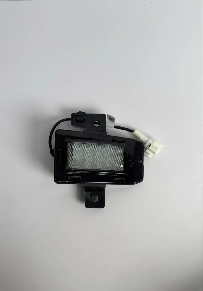 [UFEA-4116300] Drite mjegulle mbrapa majtas / Rear left fog light