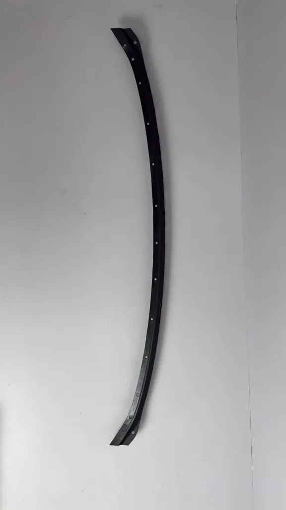 [SC2E-2803113] Shirit dekorativ i griles se parakolpit perpara / Front bumper grille decorative strip