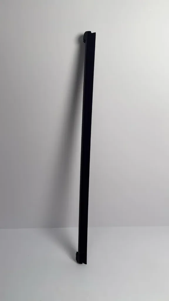 [UNE-6207115A] Profil i jashtëm mbrojtës kundër uji i derës mbrapa majtas