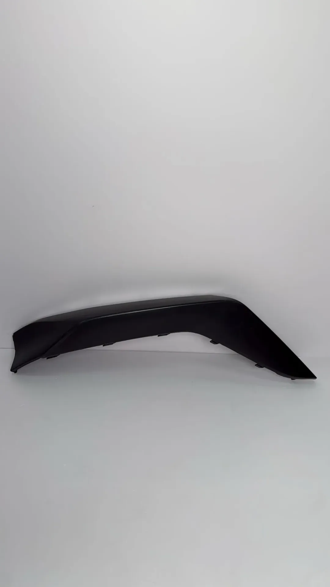 [UFEA-2803115] Panel dekorativ i poshtem i parakolpit perpara majtas / Front left lower bumper decorative panel