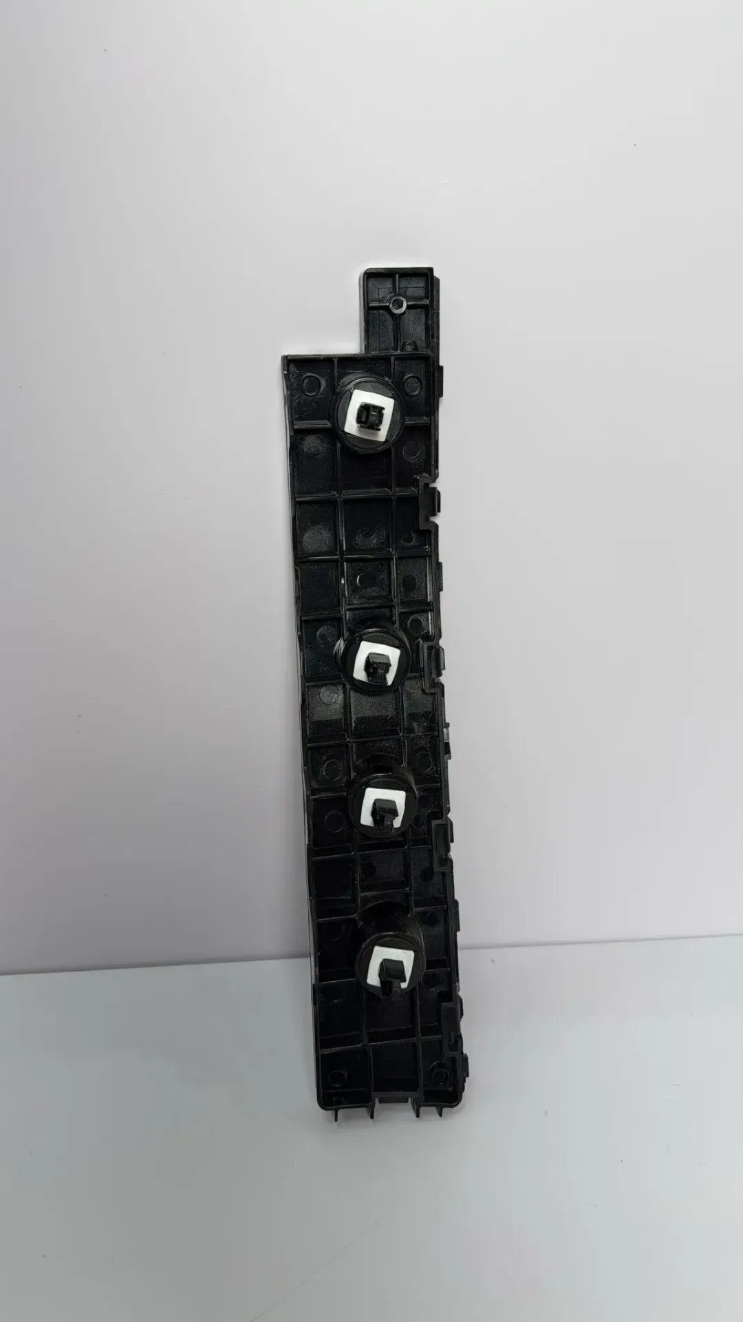 Mbajtëse e përparme djathtas e parakolpit mbrapa (komplet)