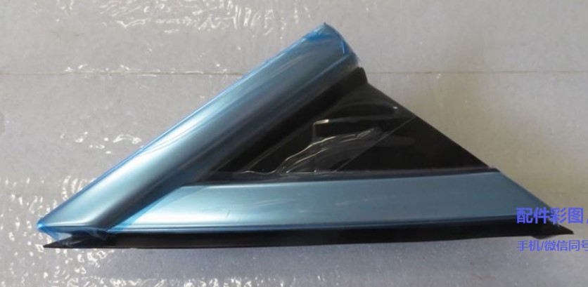 [ST-5302340-U1EF] Panel dekorativ i qoshes se parafangos djathtas – argjend mat anodizuar / Right fender corner decorative panel – matt silver anodized