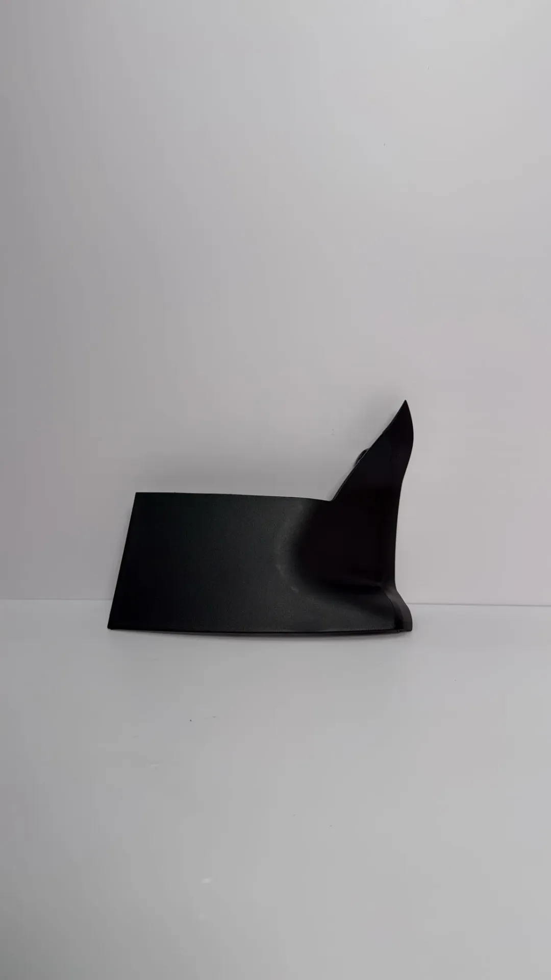 [ST-2804830-00B0] Pllakë mbrojtëse e stopit mbrapa majtas – e zezë standard M00666