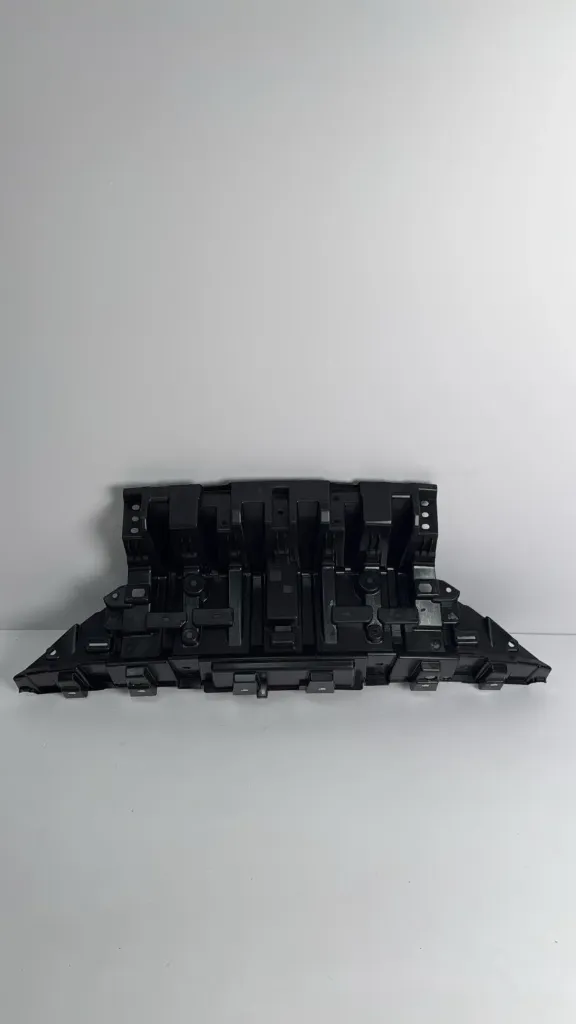 [UFEA-2803121] Mbajtëse parakolpi përpara (bracket)