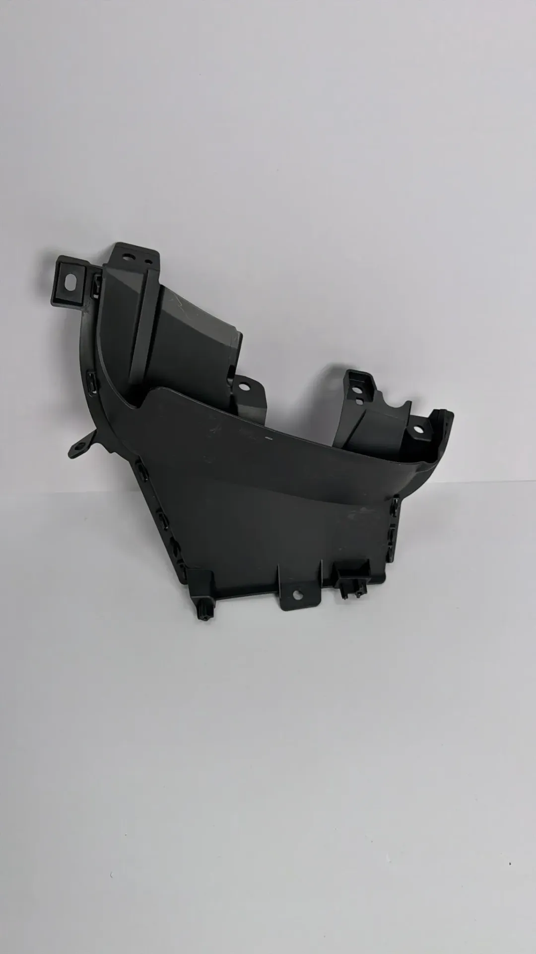 [STER-2803170] Kanal ajri i marrjes ne parakolpin perpara majtas (komplet) / Air intake duct in the front left bumper