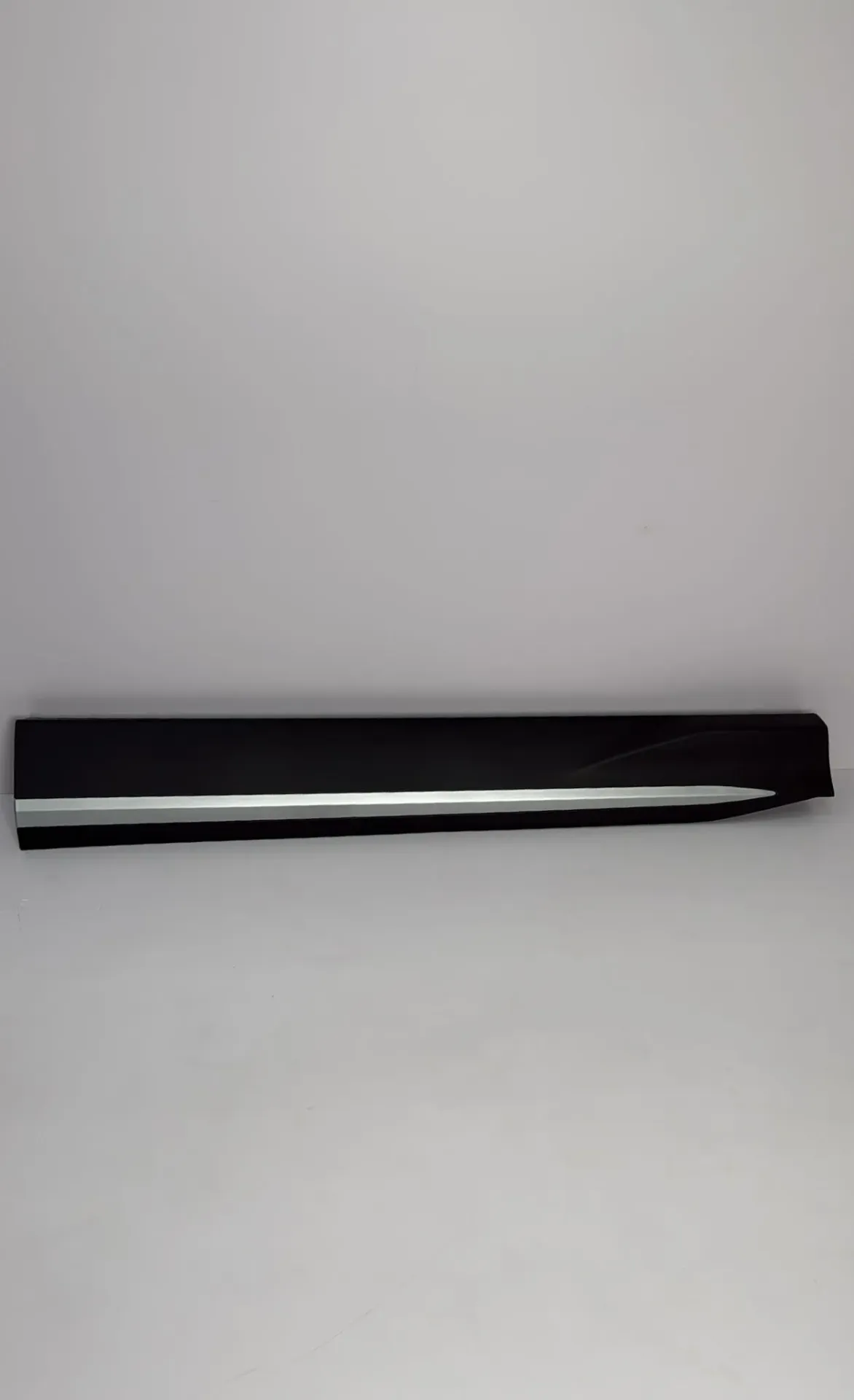 [SA3HK-5402830] Prag anësor dere përpara majtas (komplet)