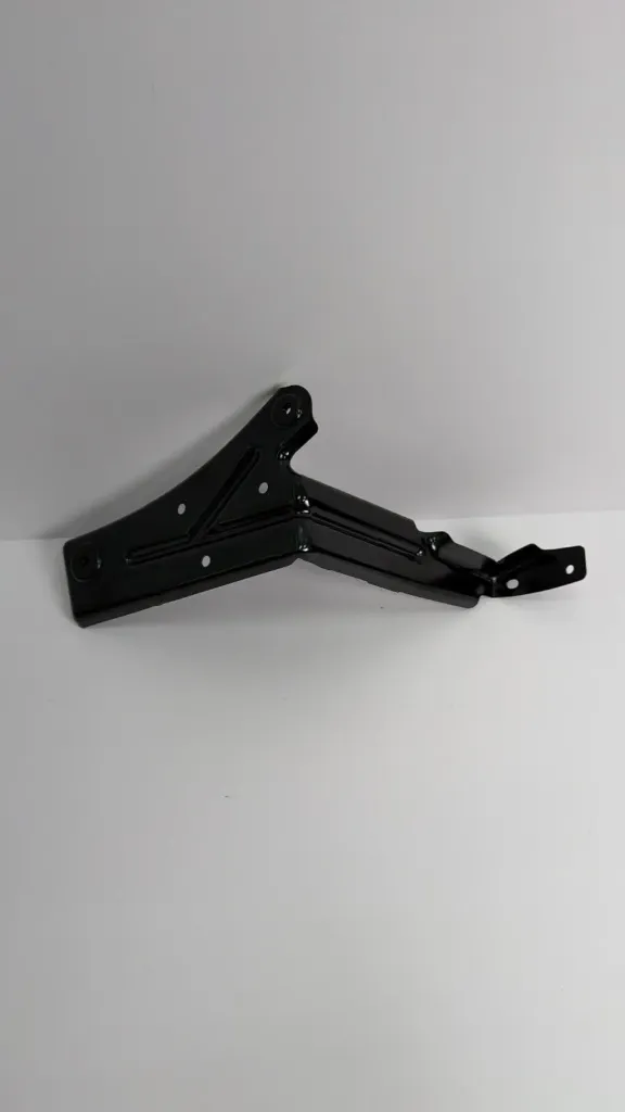 [ST-2804520] Mbajtese e poshtme djathtas e parakolpit mbrapa (komplet) / Lower right rear bumper bracket