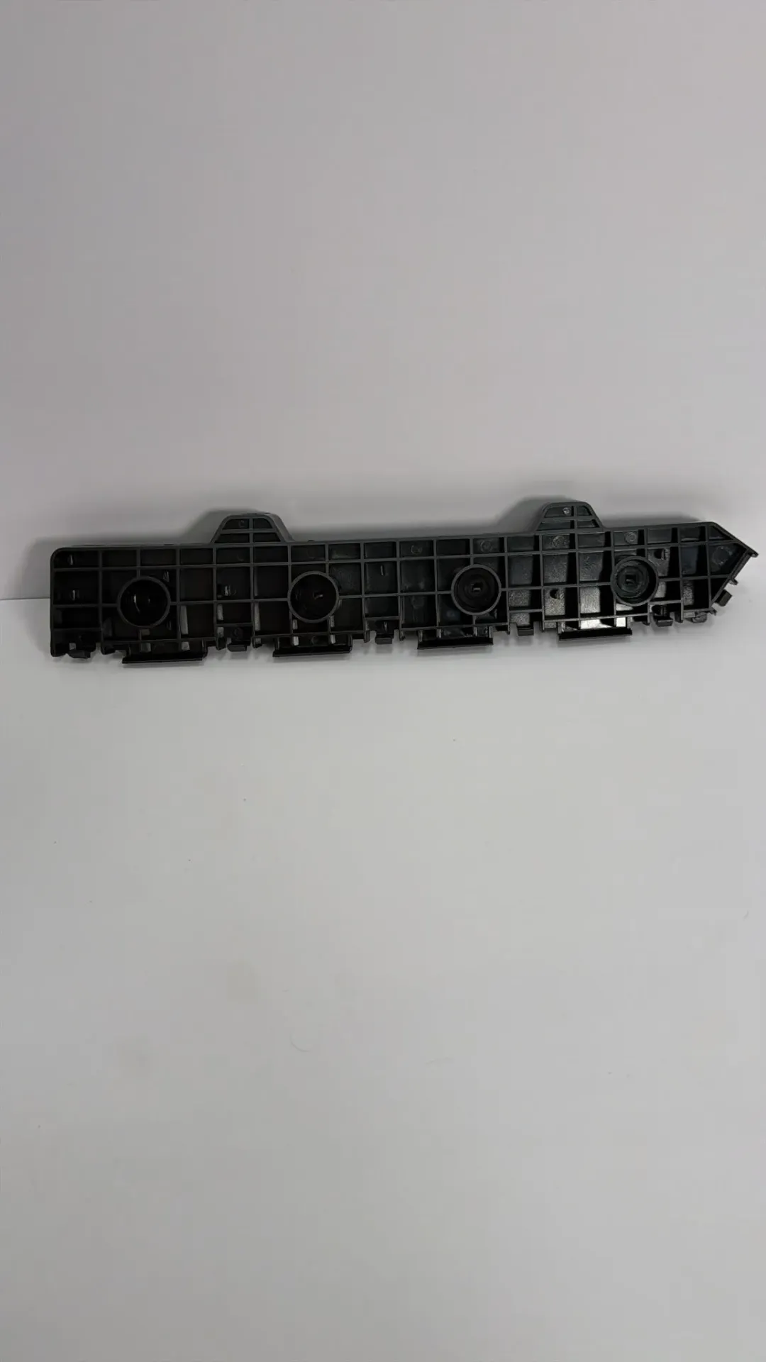 [ST-2804410] Mbajtese e perparme djathtas e parakolpit mbrapa (komplet) / Front right rear bumper bracket