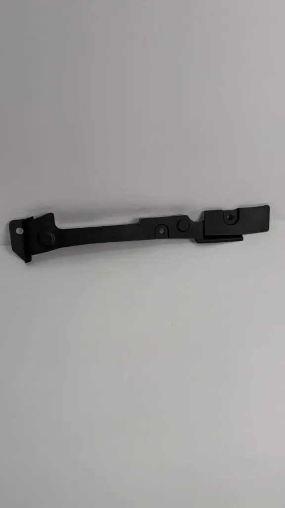 [ST-5302226] Kapak mbrojtes i menteshes se kofanos majtas / Left bonnet hinge protective cover
