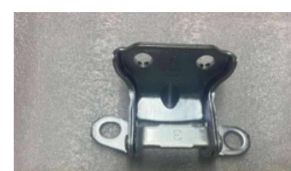 Menteshe e deres perpara majtas / Front left door hinge