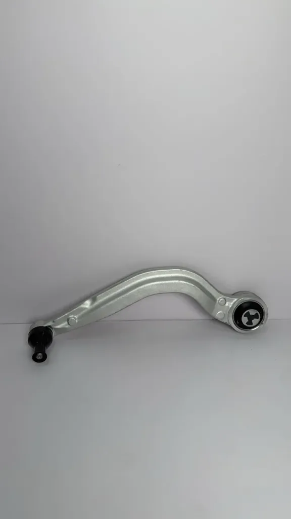 [TA70-2904100BD] Krah i poshtëm i përparmë i pezullimit majtas / Front lower suspension arm left