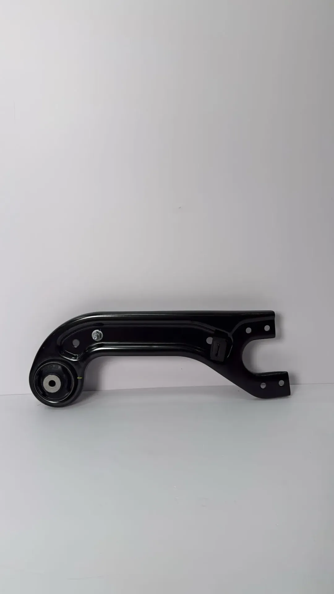 [SC2E-2914100] Krah terheqes i pezullimit mbrapa majtas (komplet) / Suspension arm rear left (complete)