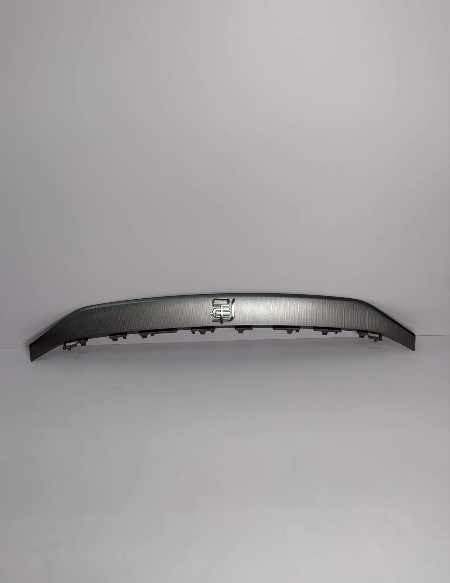 [SRHA-2803114/30] Panel dekorativ i logos përpara