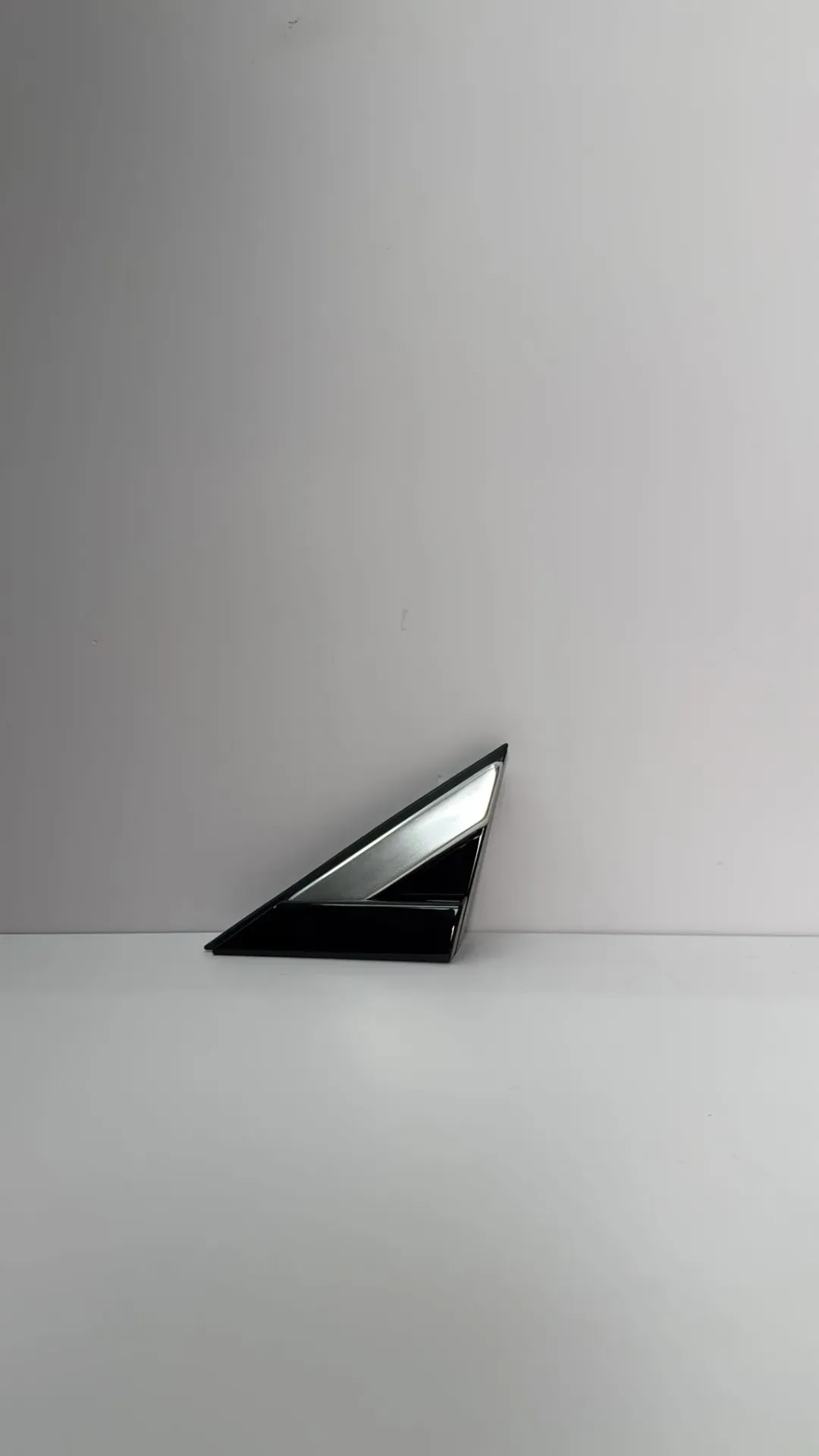 [SRHA-5302340] Panel dekorativ i qoshes se parafangos djathtas (komplet) / Right fender corner decorative panel (complete)