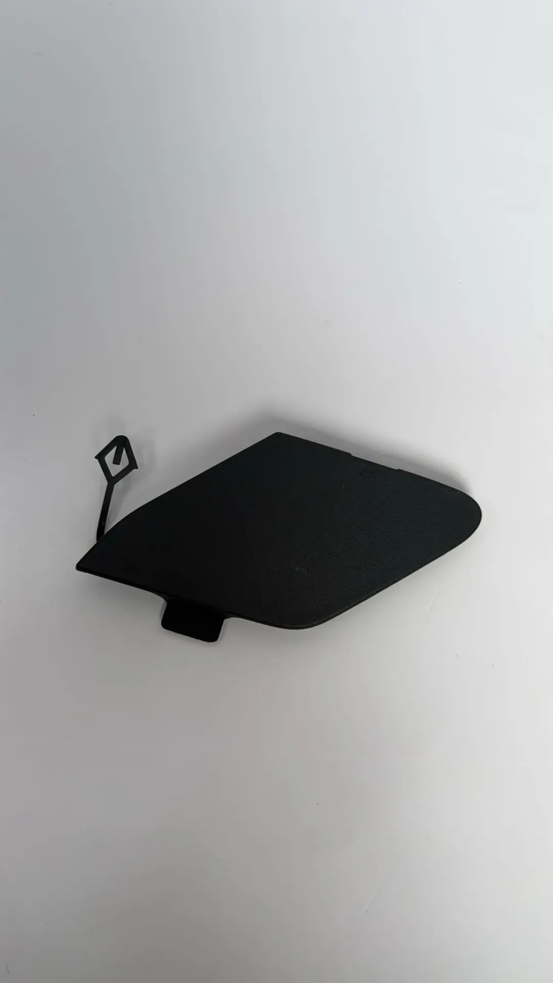 [SREA-2804133] Kapak i grepit terheqes mbrapa djathtas / Rear right towbar cover