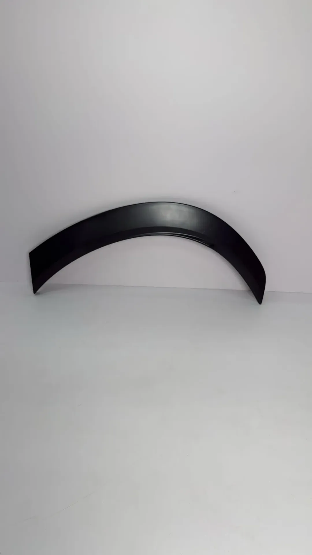 [SRHA-5302410A] Panel dekorativ i harkut të rrotës përpara majtas (komplet)