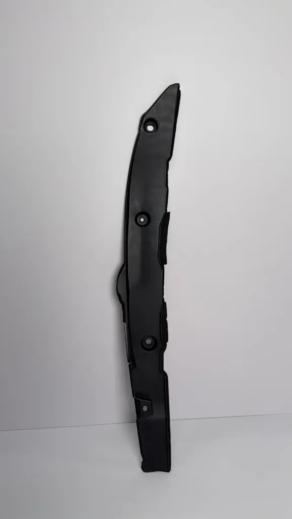 [UNEA-3102210] Mbulesë e pasme e parafangos majtas (komplet)