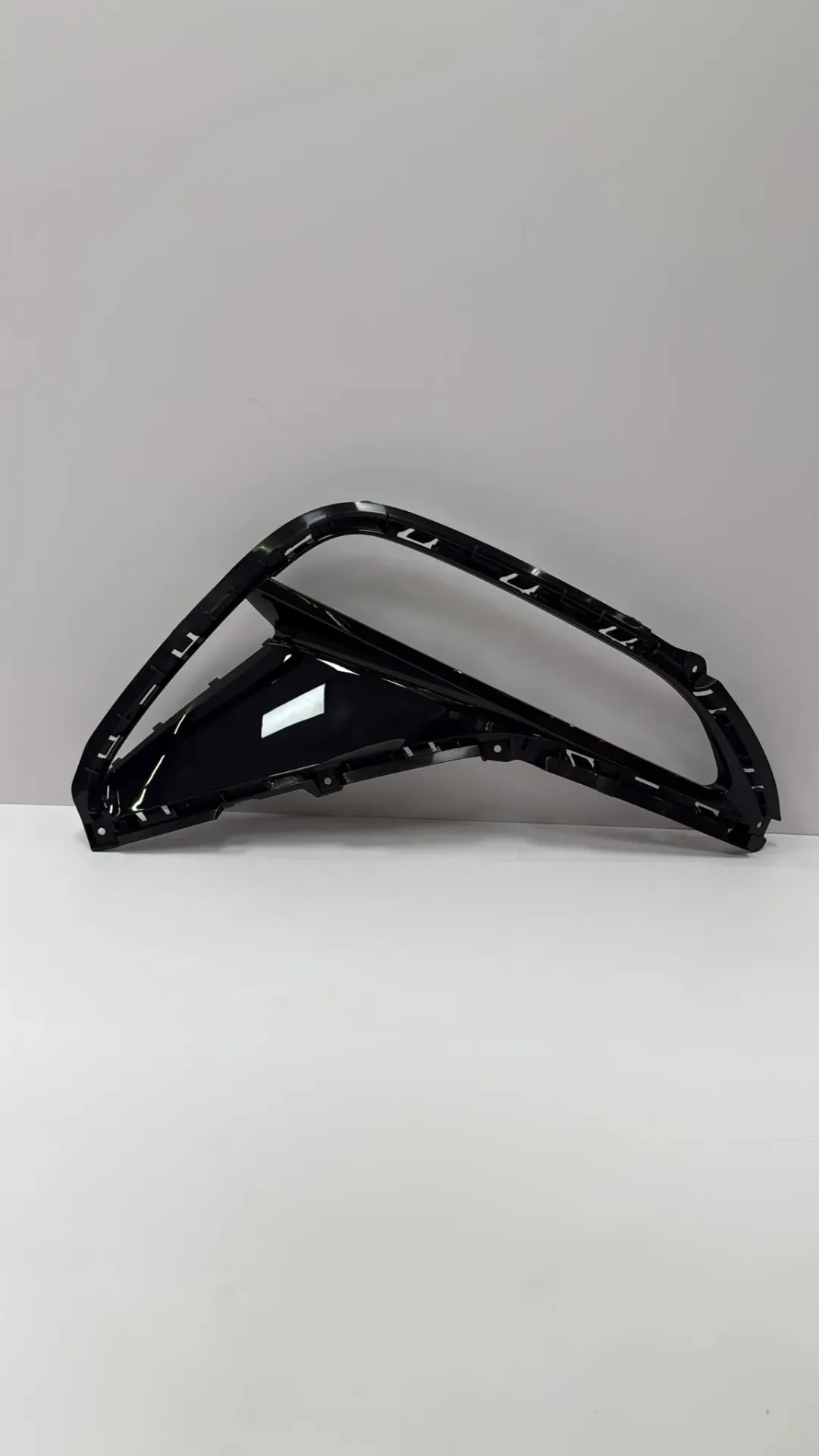 [SRHB-2803123] Shirit dekorativ i sipërm “air curtain” i parakolpit përpara majtas