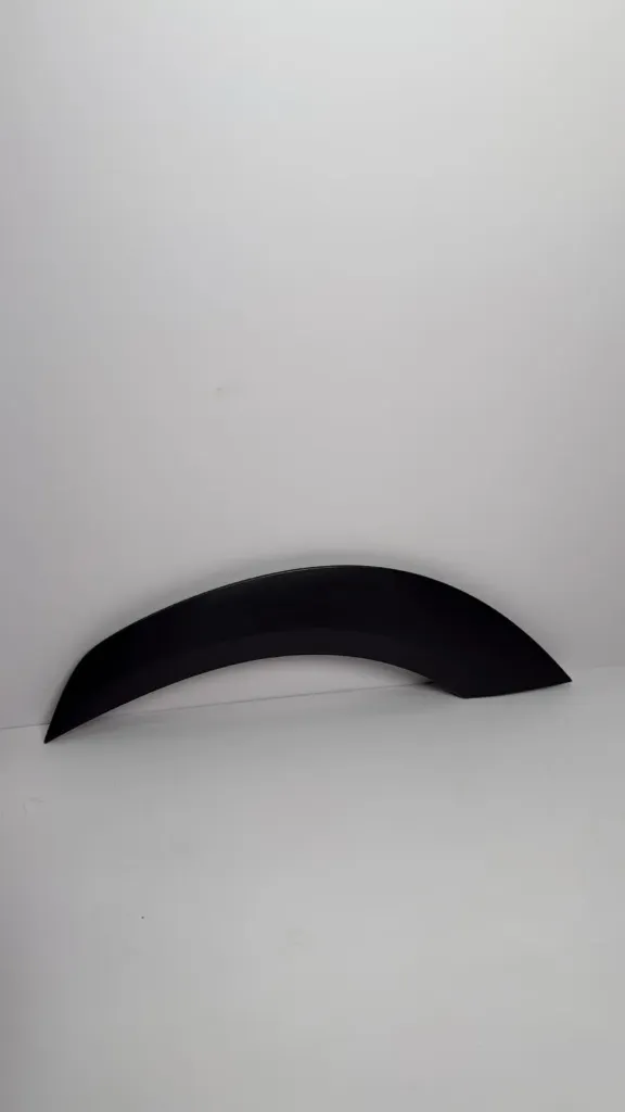 [SRHA-5302450A] Panel dekorativ zgjerues i parafangos së derës mbrapa majtas (komplet) / Rear left door fender extension decorative panel (complete)