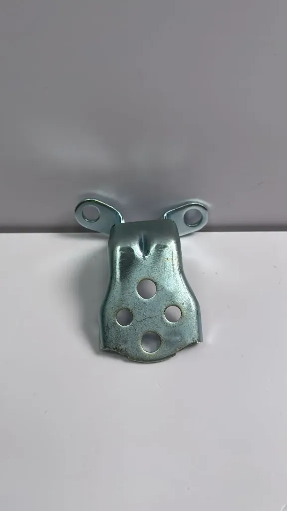 [EL-6106109] Menteshë e sipërme e derës përpara djathtas (komplet) M00666