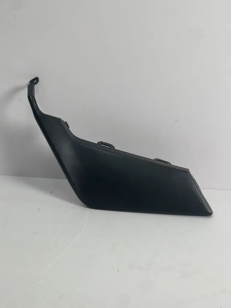 [EQEA-2804114-C] Panel dekorativ i poshtem i parakolpit mbrapa majtas / Rear left lower bumper decorative panel