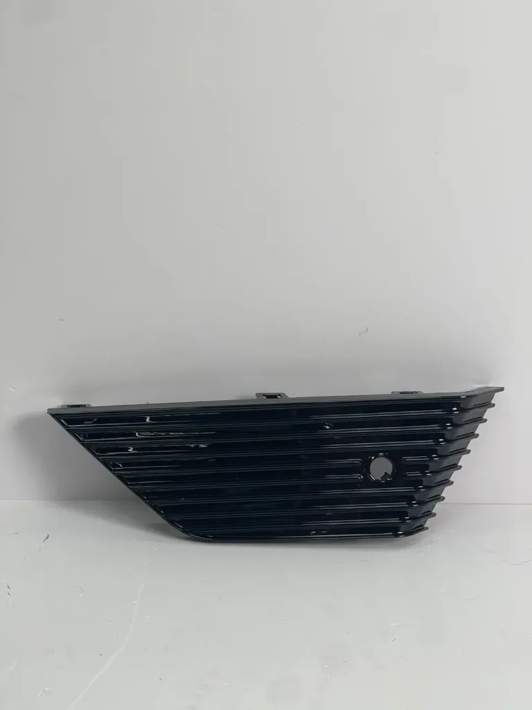 [SC2E-2804117-C] Pjese dekorative e parakolpit mbrapa majtas / Rear left bumper decorative part