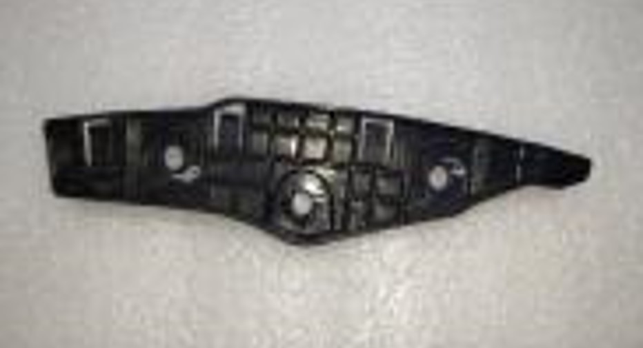 [EL-2803411-C] Mbajtese e parakolpit perpara djathtas / Front right bumper bracket