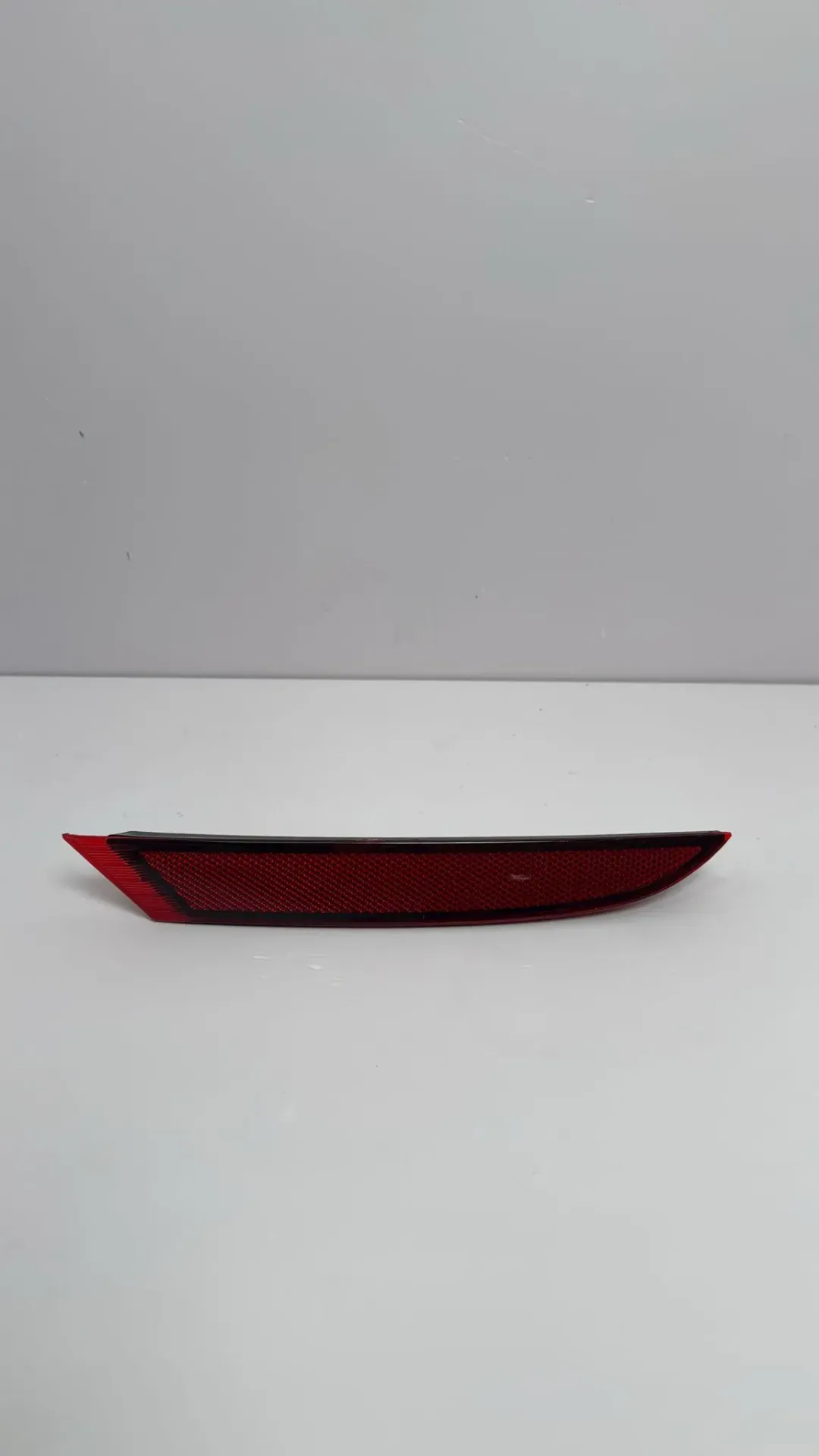 Reflektor mbrapa majtas M00666