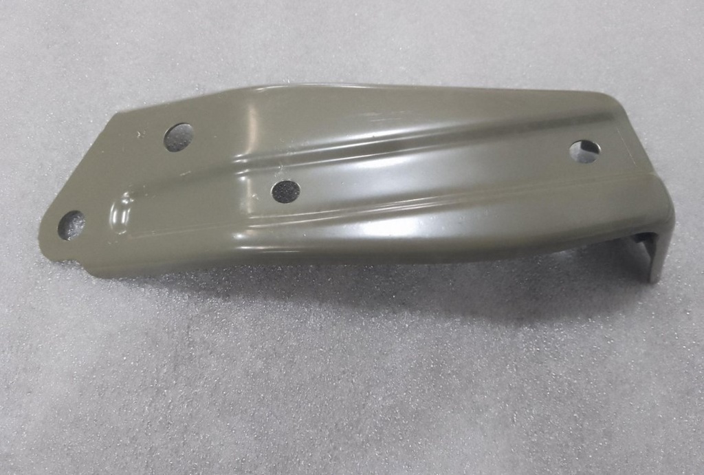 [EQEA-5301678Q/70-C] Mbajtese montimi e poshtme e parafangos djathtas / Lower right fender mounting bracket