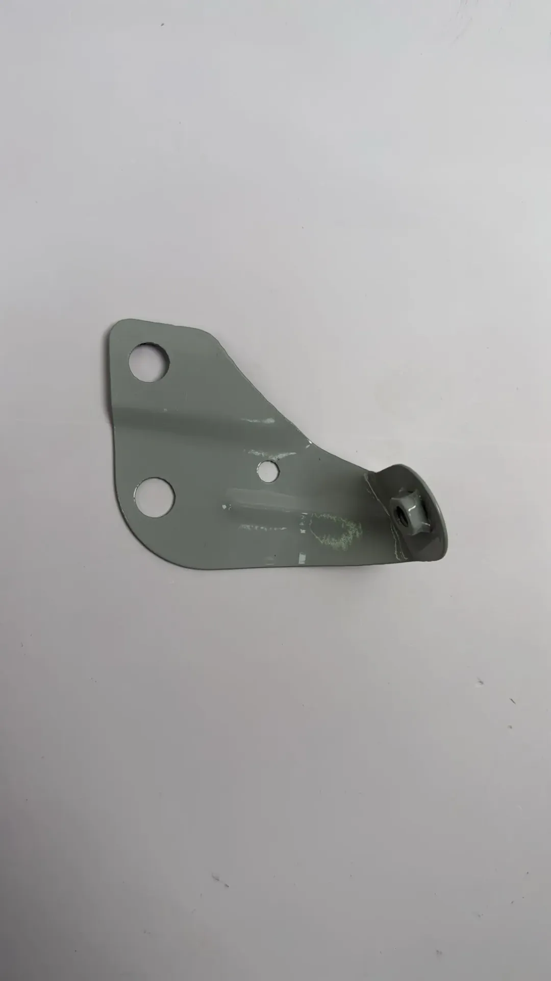 [EQEA-5401142Q/70] Mbajtese montimi në parafangon e djathte / Mounting bracket on the right fender