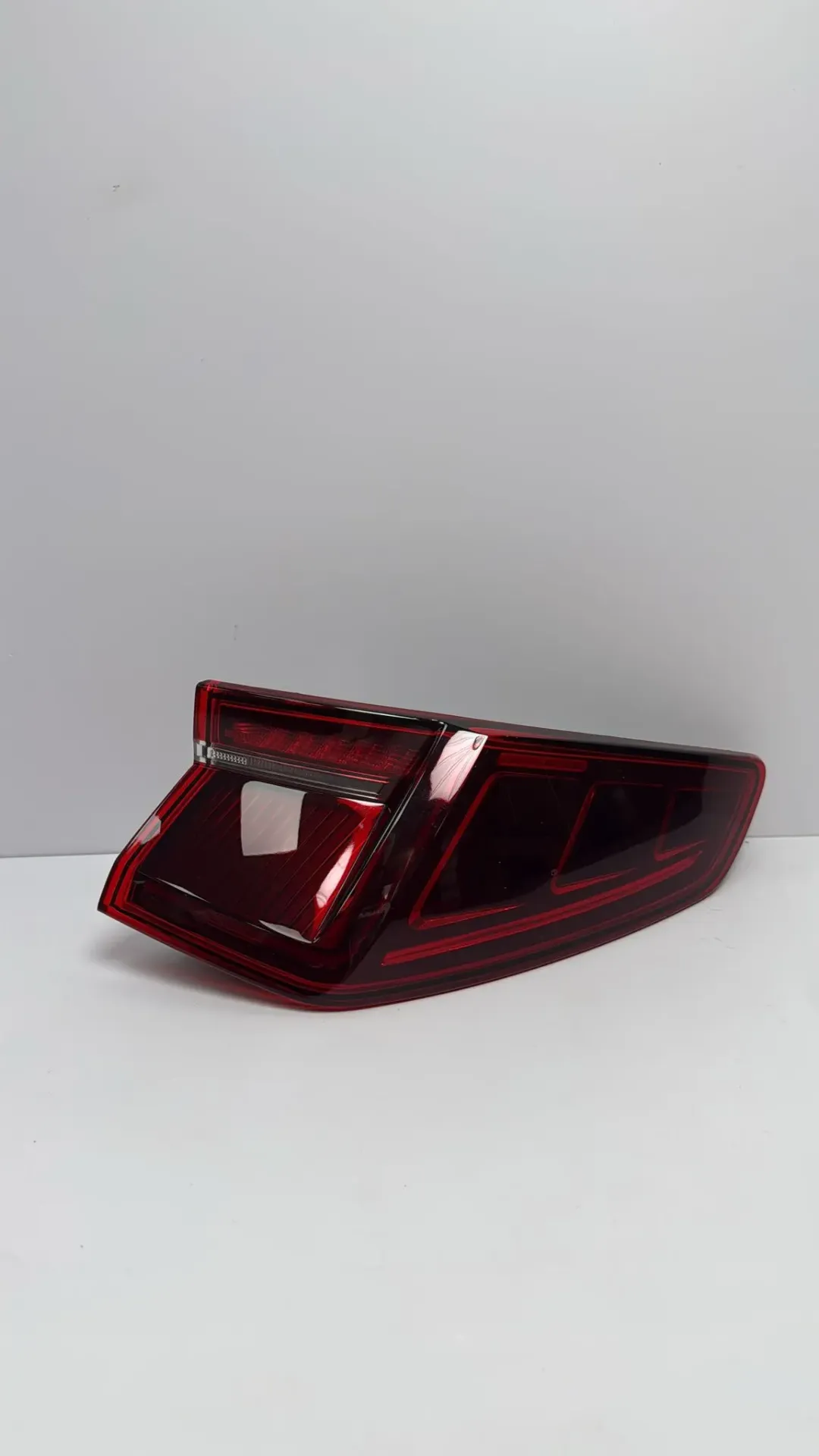 [EL-4133010-C] Stop mbrapa majtas (komplet) / Rear left brake light (completed)