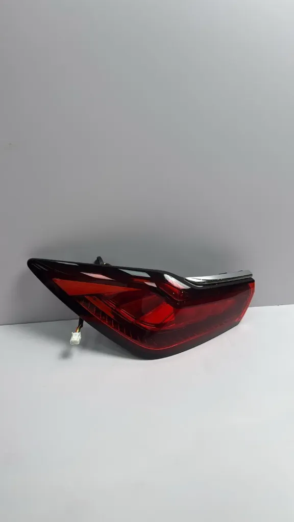 Stop mbrapa majtas (komplet) / Rear left brake light (completed)