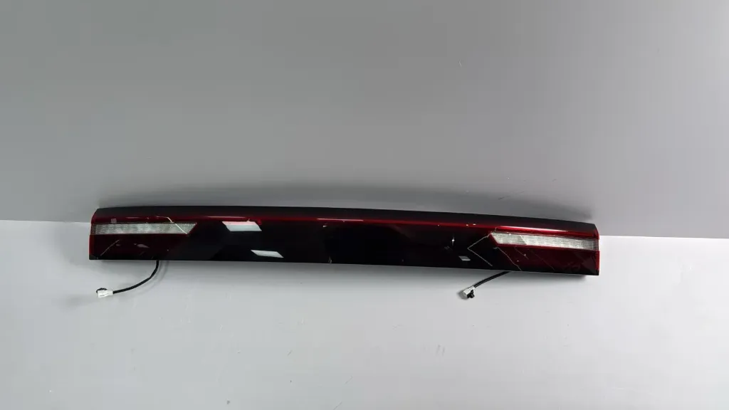 [EQEA-4107300-C] Stop qendror (mbrapa) / Central brake light
