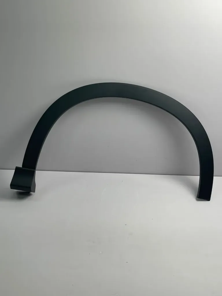 [SA3HK-5302410] Panel dekorativ i harkut të rrotës përpara majtas (komplet)