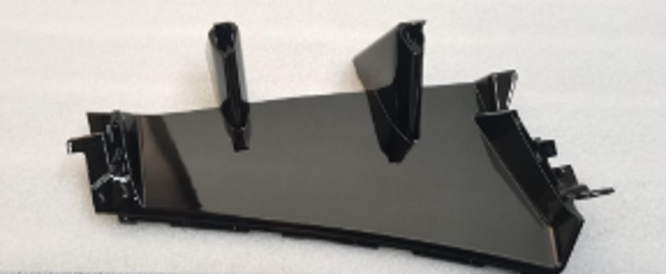 [UFEA-2803231-00BK] Panel - shirit dekorativ i parakolpit perpara majtas – e zeze / Front left bumper decorative panel - strip – black