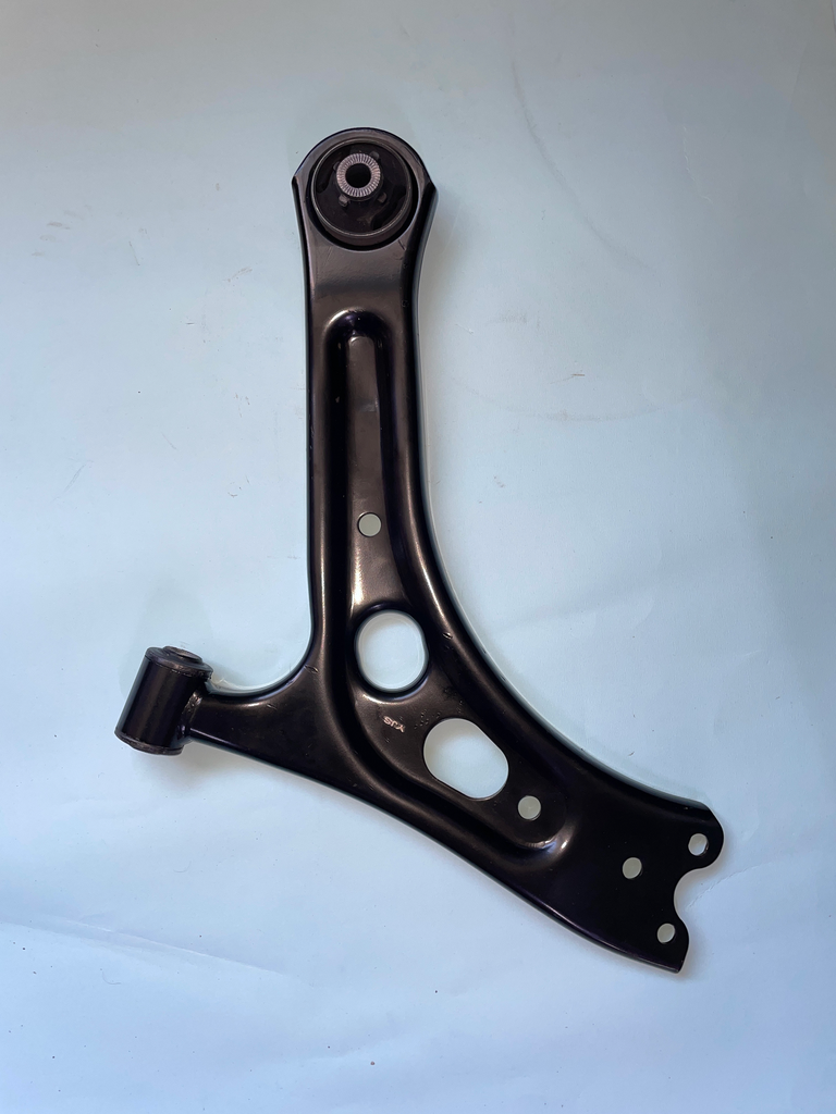 [EQEA-2904010-C] Krah poshtem i perparme majtas / Left front lower arm