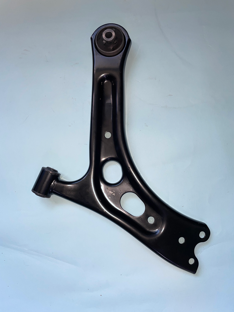 [EQEA-2904020-C] Krah poshtem i perparme djathtas / Front lower arm right