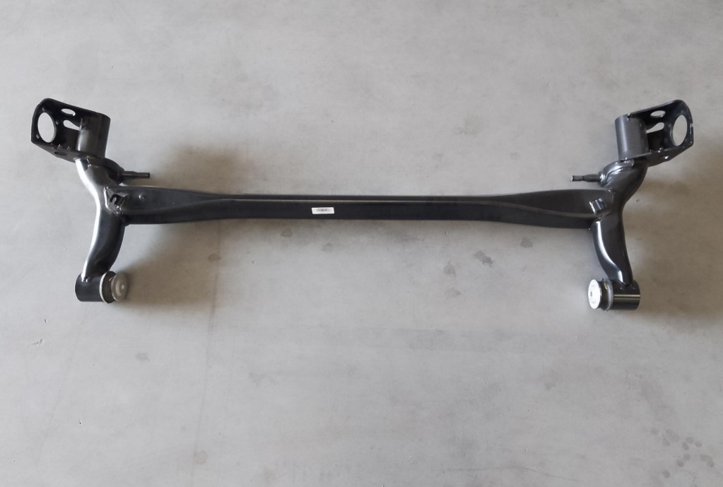 [EQEA-2810030-D1-C] Trau torsional i pasem (komplet) / Rear torsion beam (set)