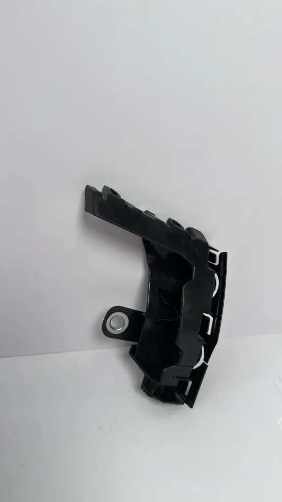 [L 11G 807 050] Mbajtëse e poshtme e parakolpit përpara djathtas