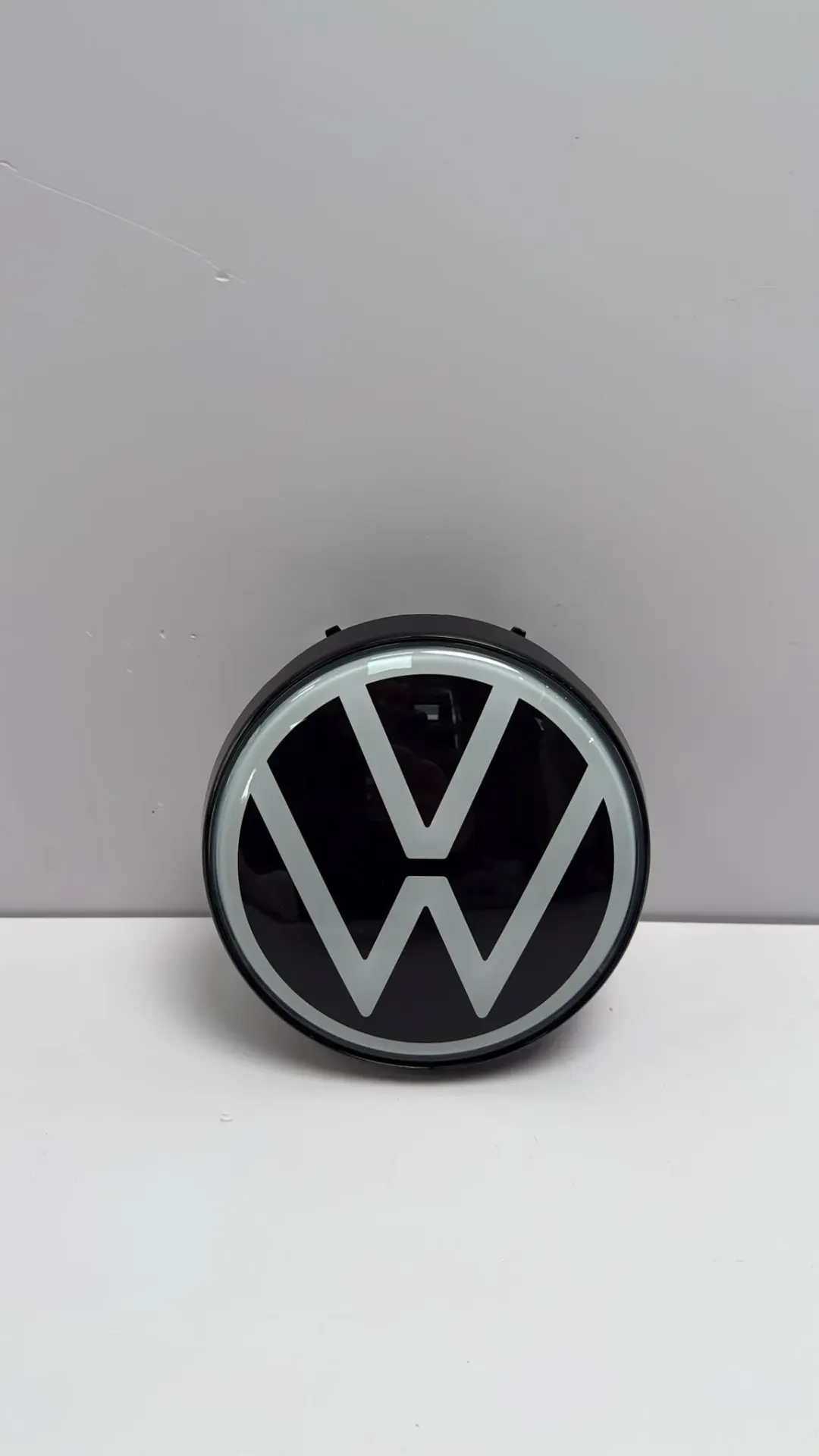 [L 11G 853 600 AWA] Emblemë e grilës përpara