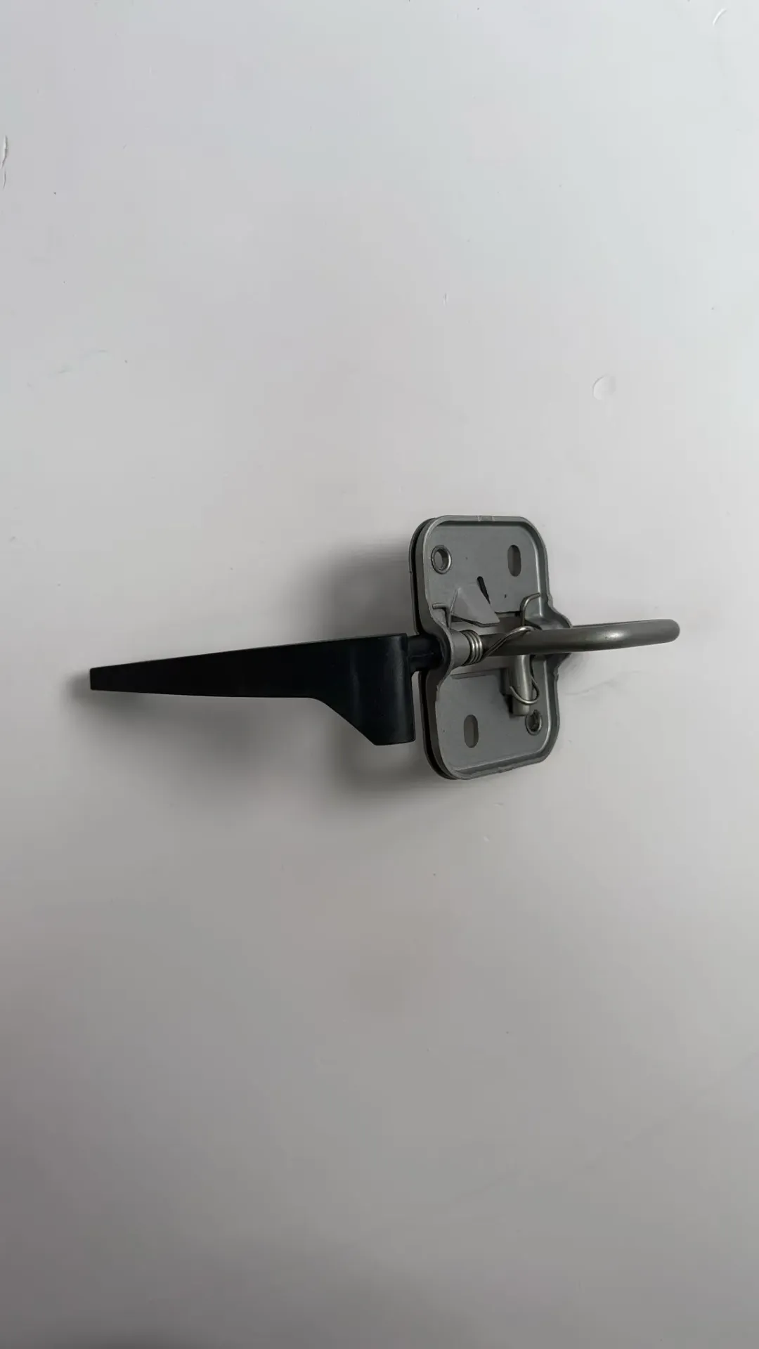 [L11D823186B] Grepa bllokimi te kofanos / Hood locking hook