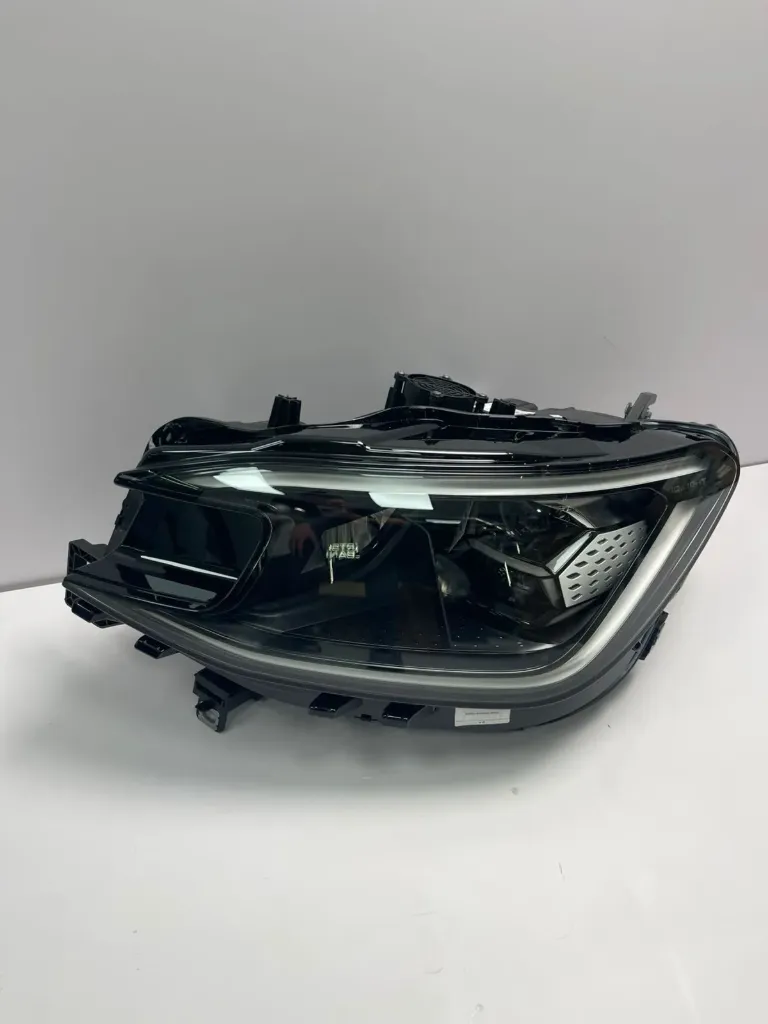 [L 12G 941 035 A] Fener përpara majtas