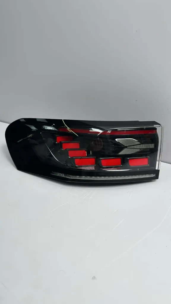 [L 12G 945 207] Stop i pasëm i jashtëm majtas