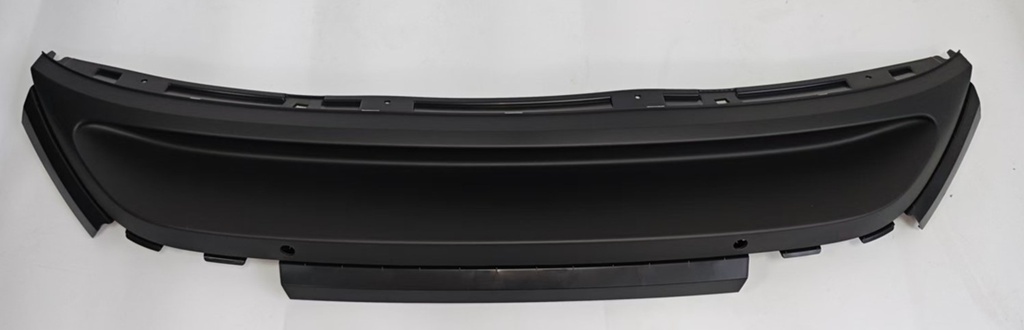 Difuzor mbrapakolpi i zi me shkelqim / Gloss black rear bumper diffuser