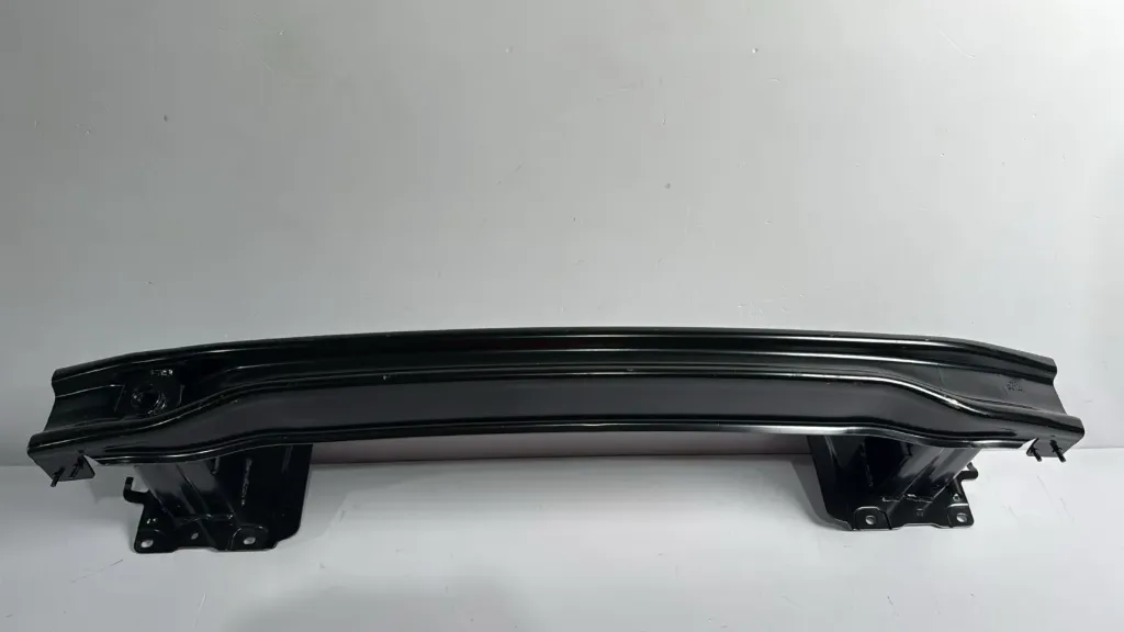 Traverse mbrapakolpi / Rear bumper crossbar