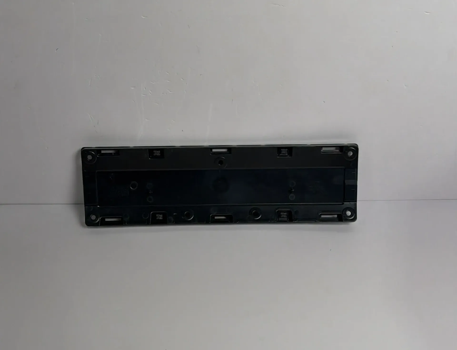 Mbajtese targe parakolpi / Bumper license plate holder