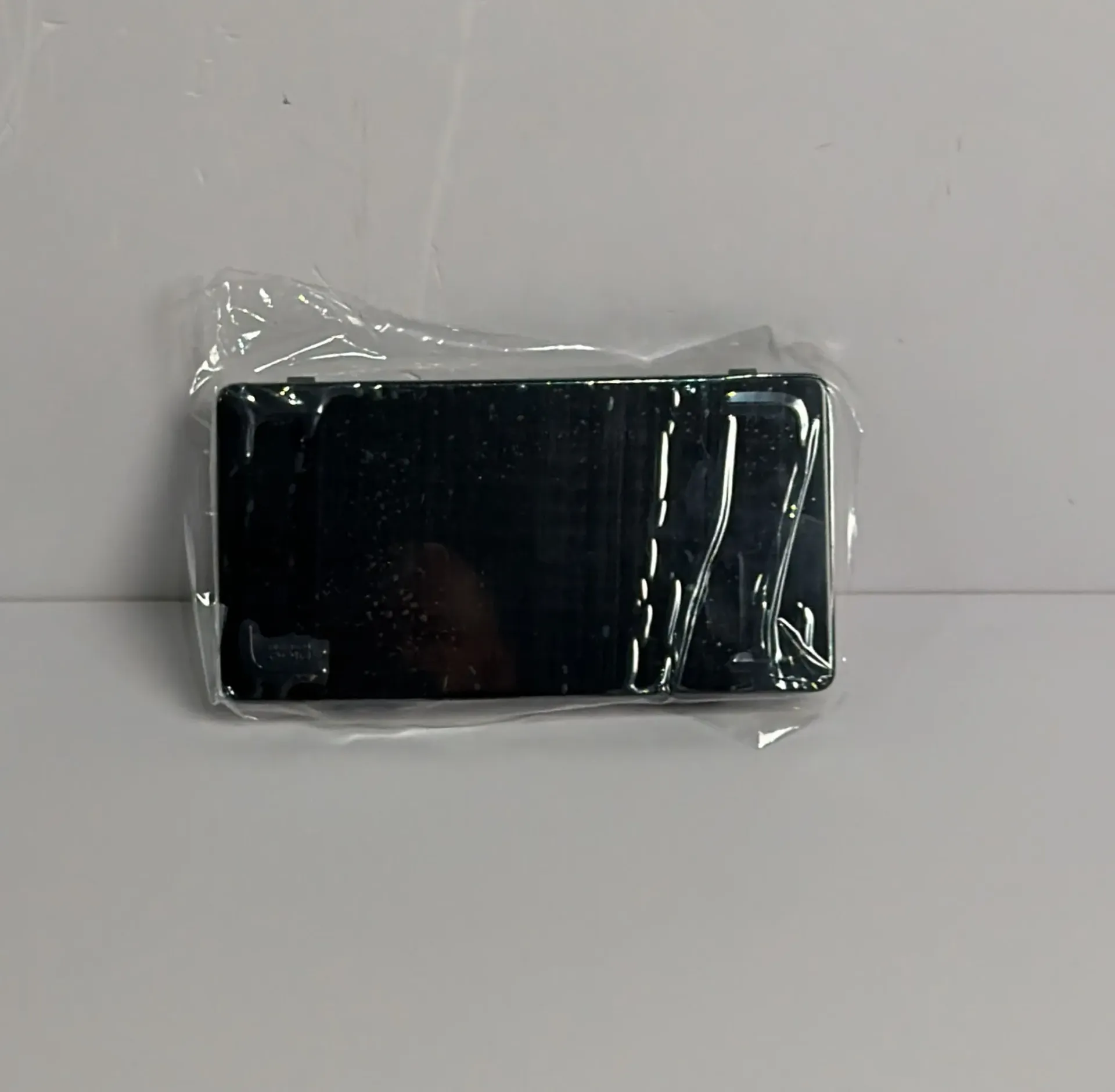Plastike e poshtme e radarit te parakolpit / Lower front bumper radar plastic